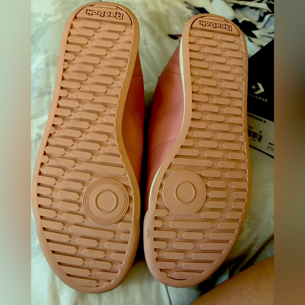 ReebokWomen's Light Pink Sneakers